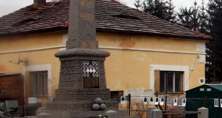 vidhostice pomník.jpg